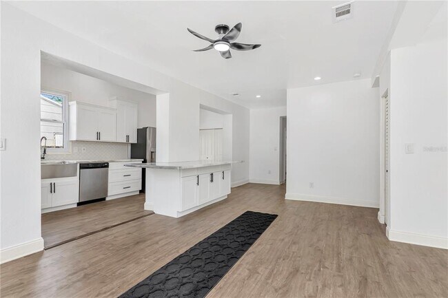 Foto del edificio - 2714 36th Ave N