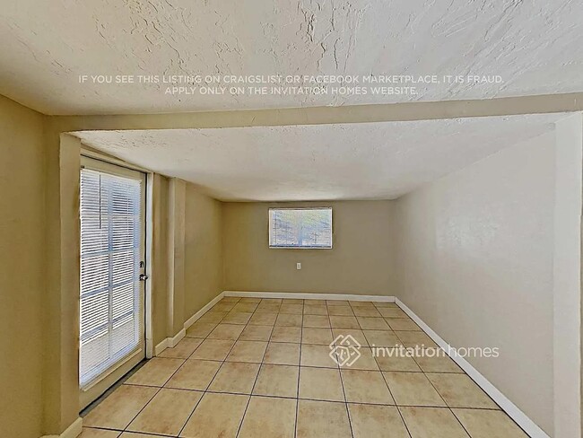 Building Photo - 2746 N Greenfield Rd