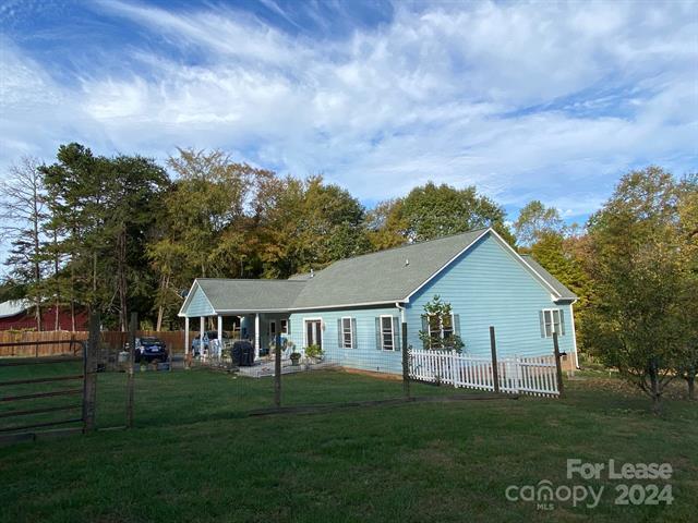 Foto del edificio - 8735 Popular Ln