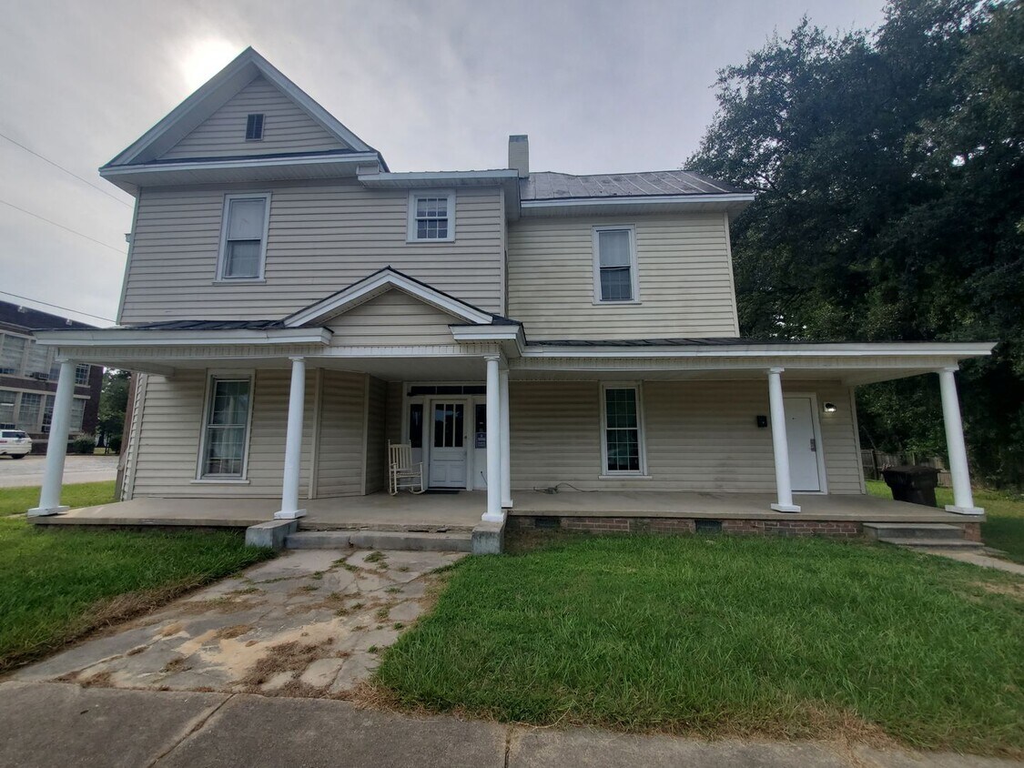 309 E Bay St, Dunn, NC 28334 House Rental in Dunn, NC