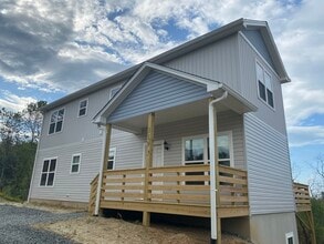 Building Photo - 119 Monarch Ln