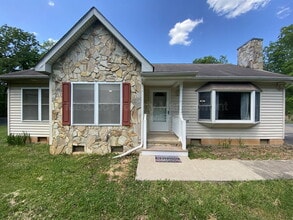 Building Photo - 10207 Battlefield Dr