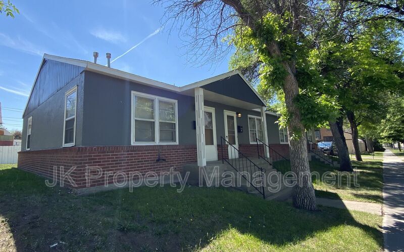 Primary Photo - 421 14th St N