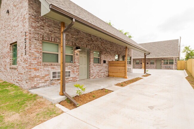 Building Photo - 1511 NW 11th St