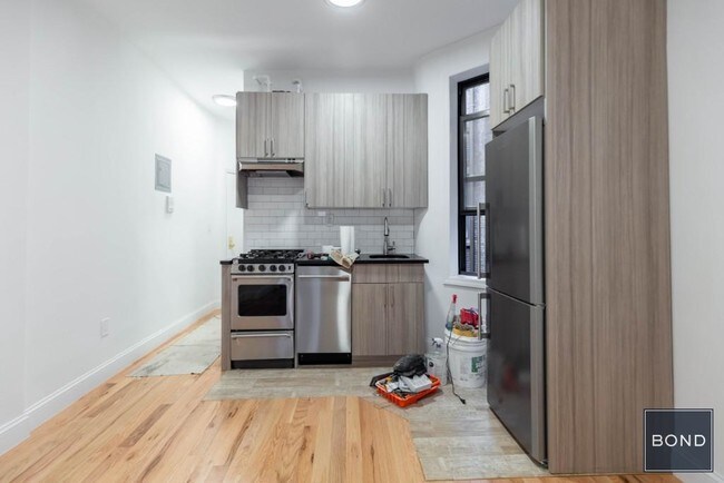 Foto del edificio - 226 E 36th St