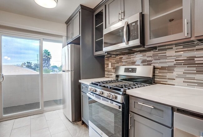Interior Photo - 6107 - 6117 11th Ave