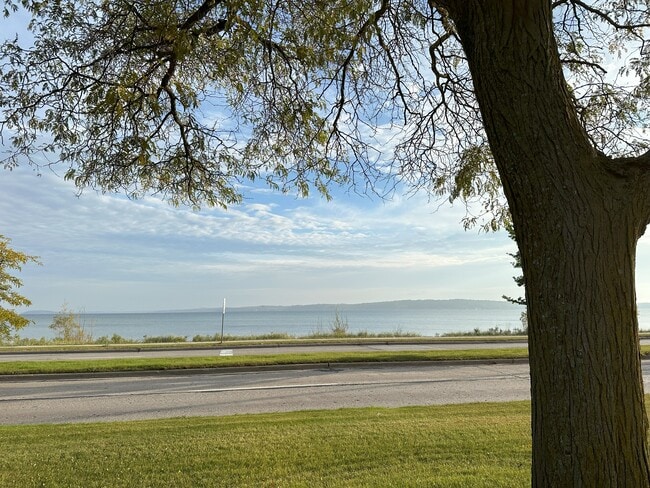 Building Photo - 430 N Elmwood Ave