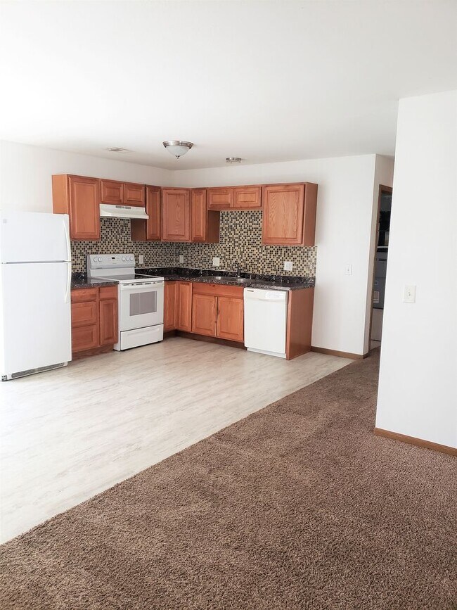 Foto del edificio - Upstairs Four Bedroom Apartment by Quality Home Management