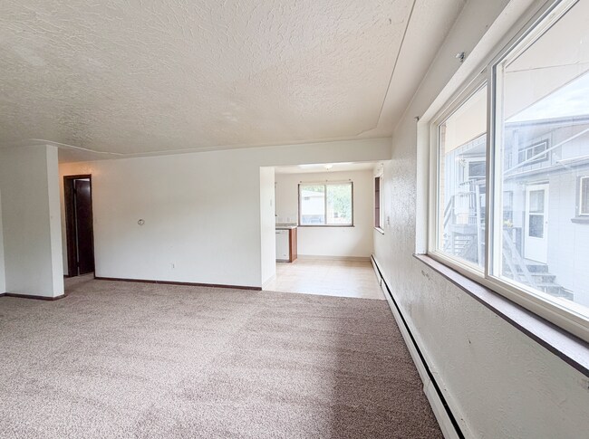 Building Photo - 706-708 Darby Ct