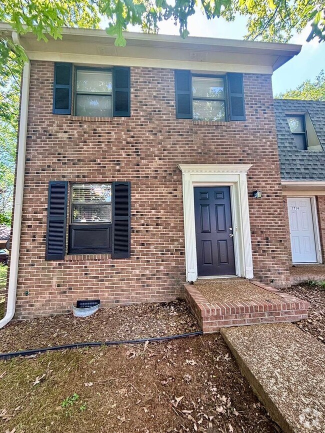 Building Photo - 1717 Huntwood St