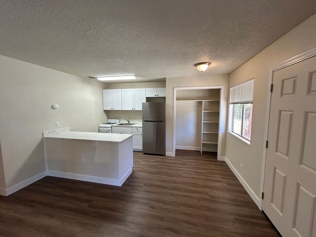 Building Photo - 618 Rancheria Dr