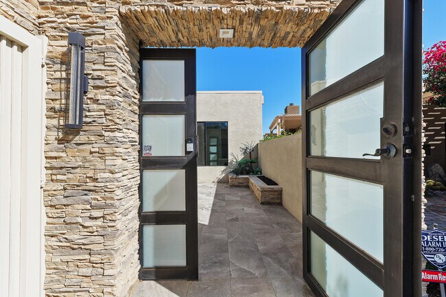 Foto del edificio - 48832 Cassia Pl