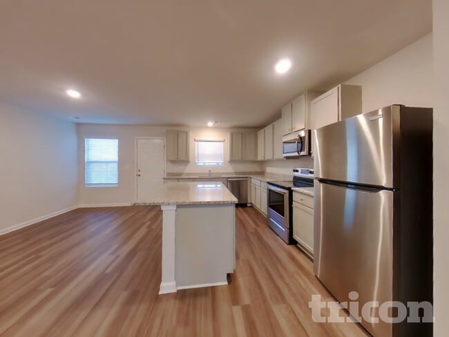 Building Photo - 76 Fairview Way