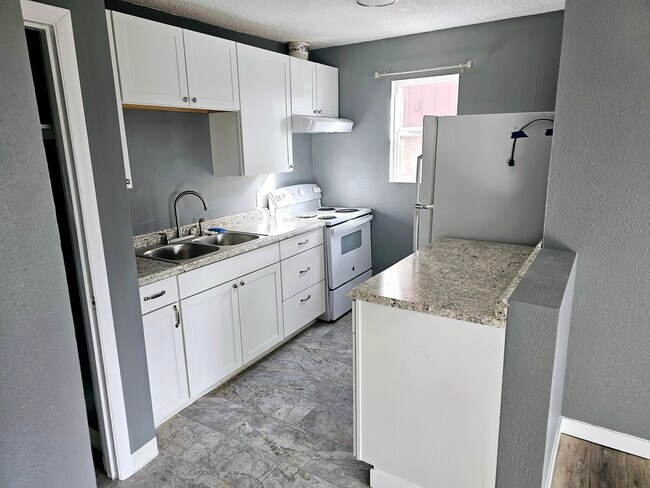 Foto del edificio - 534 N Bliss St