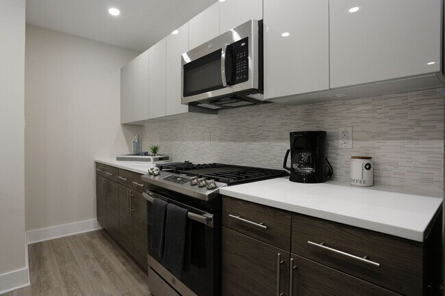 Foto del edificio - Regency Towers Apartments