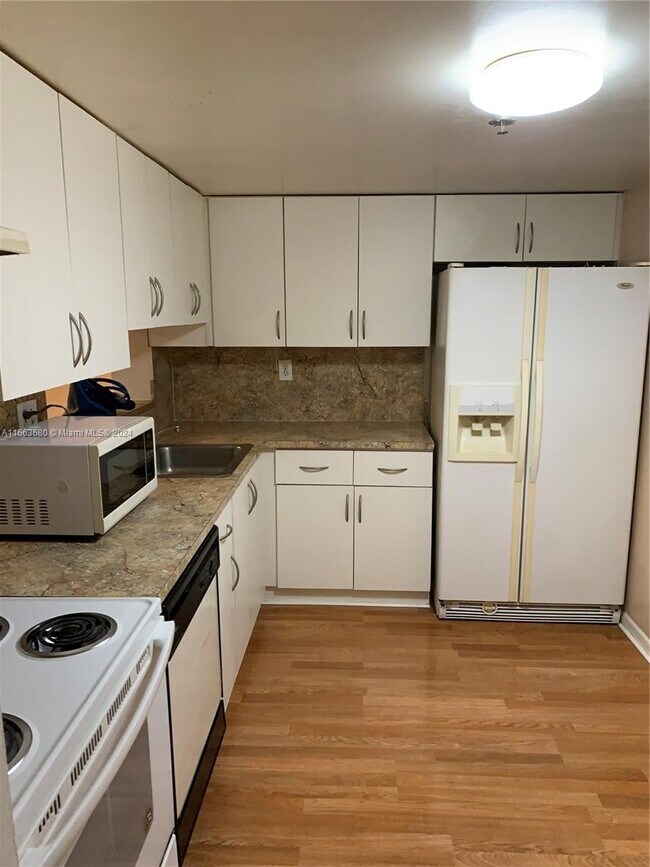 Foto del edificio - 8540 SW 133rd Avenue Rd