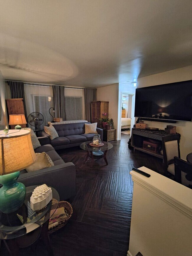 Building Photo - PERFECTLY LOCATED 1BD/1BA CONDO IN PACIFIC...