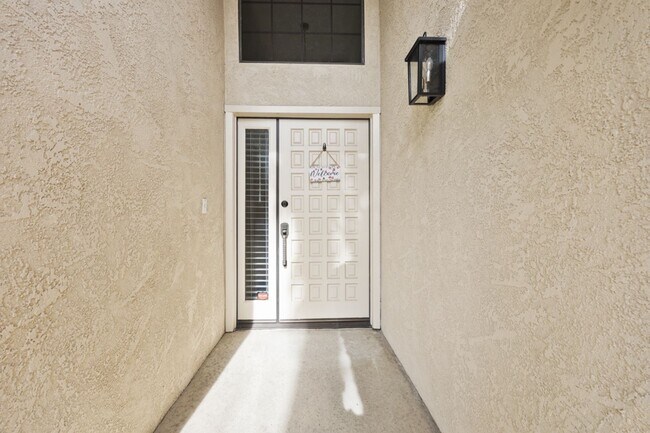 Foto del edificio - Beautiful Home in the Vineyards!