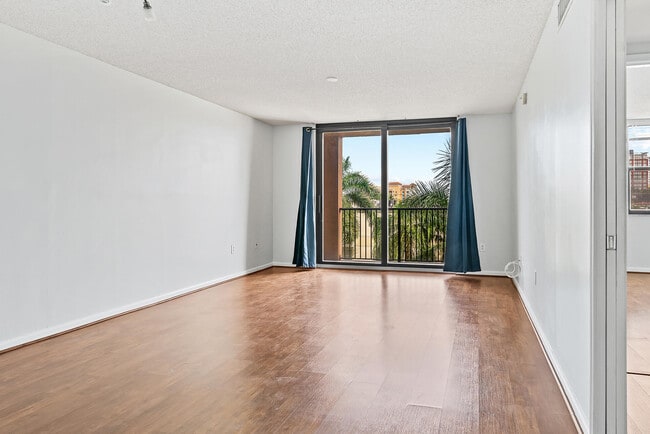 Building Photo - 651 Okeechobee Blvd