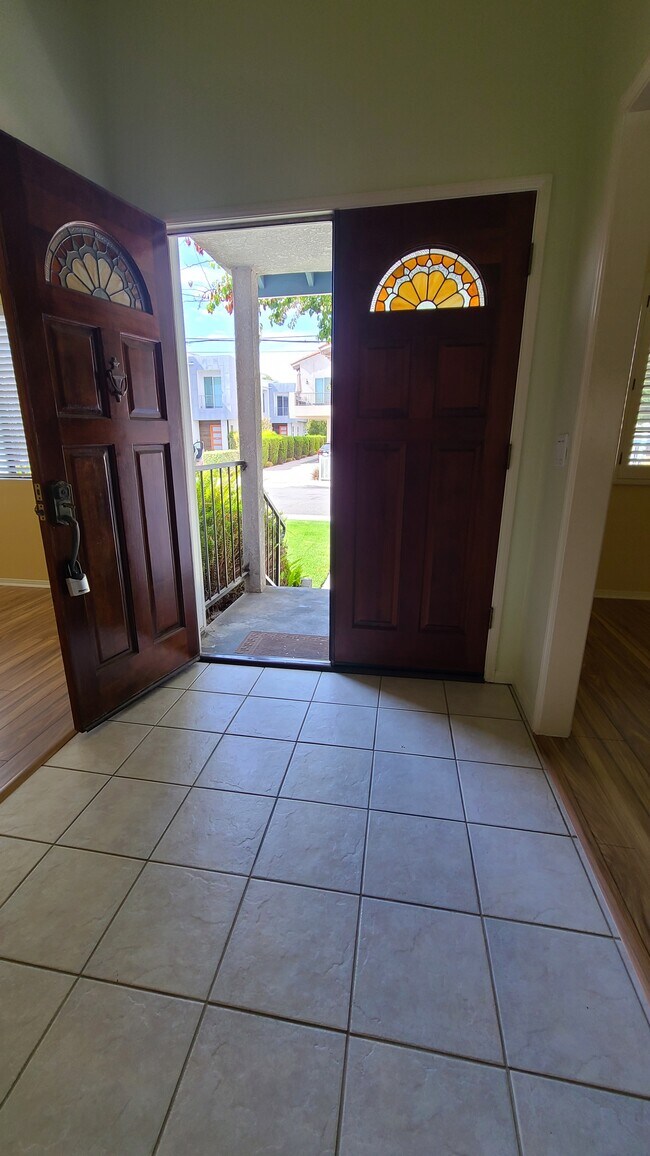 Front Entry - 2314 Clark Ln