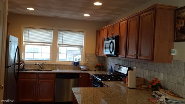 Building Photo - 62 Red Brook Ln