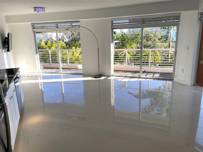 Foto del edificio - 7700 Tatum Waterway Dr