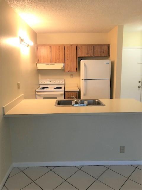 Building Photo - 2771 Riverside Dr