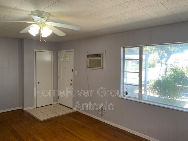 Building Photo - 206 Williamsburg Pl