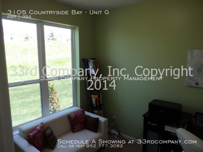 Building Photo - Desirable End Townhome in Stonemill Farms!