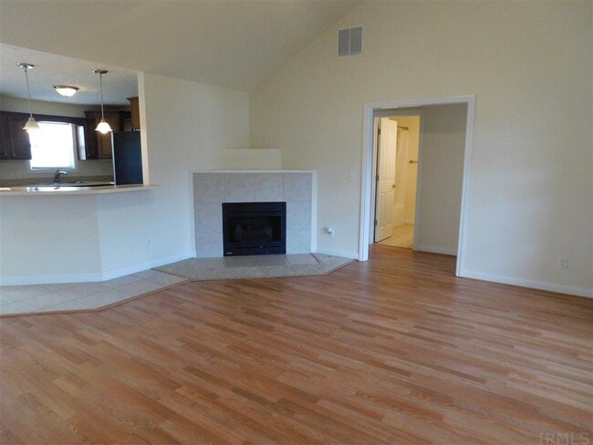 Building Photo - 10614 Fall Creek Dr