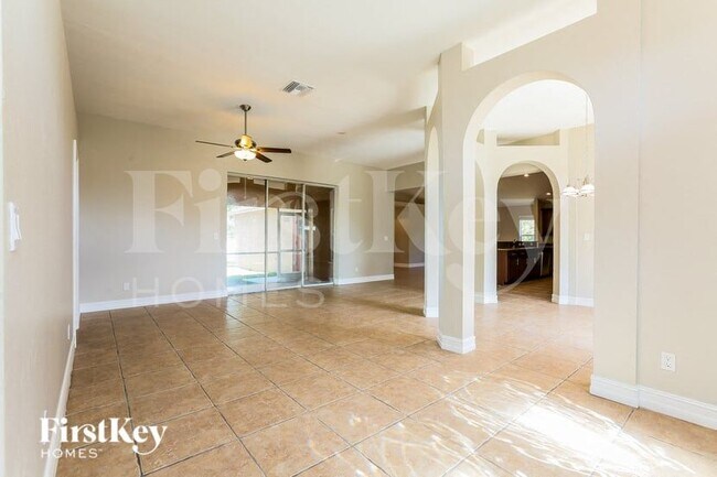Building Photo - 713 McKinley Ave