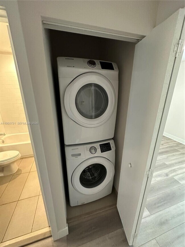 Foto del edificio - 12109 NE 5th Ave