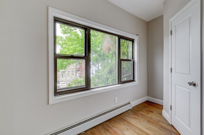 Building Photo - 333 Princeton Ave