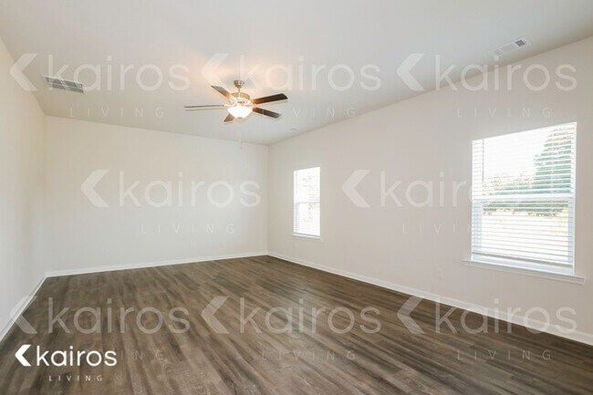 Building Photo - 7008 Pinehurst Way N