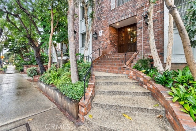 Building Photo - 1375 Kelton Ave