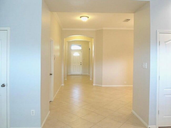 Foto del edificio - 1611 Taylor Mills Ct