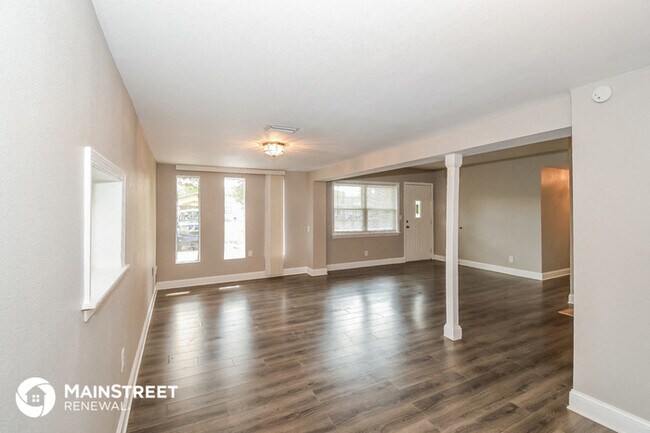 Foto del edificio - 13360 Gillespie Ave