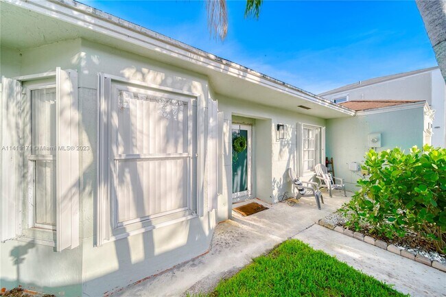 Foto del edificio - 9818 SW 221st St Rd