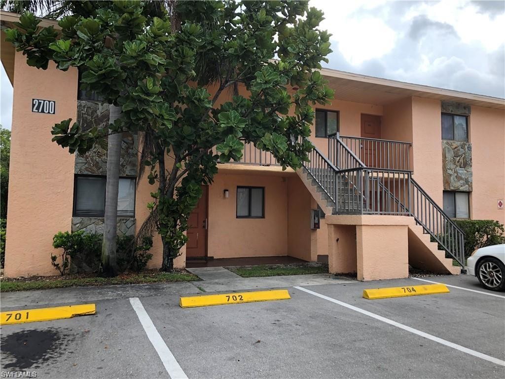 Primary Photo - 2700 Park Windsor Dr