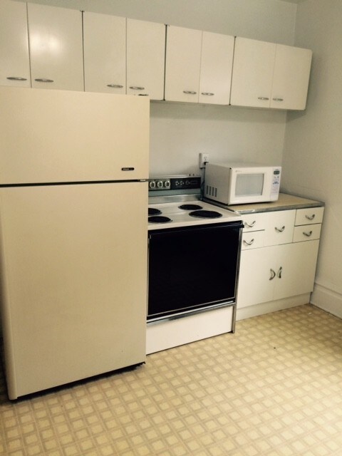 range, fridge, microwave - 325 Eicher Ave