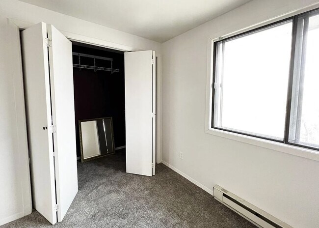 Building Photo - 5375 Osceola St