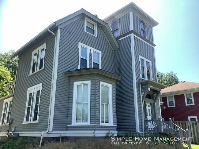 Building Photo - 2 bedroom in Ionia MI 48846