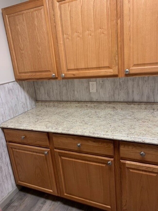 Building Photo - 533-535 W 5th St