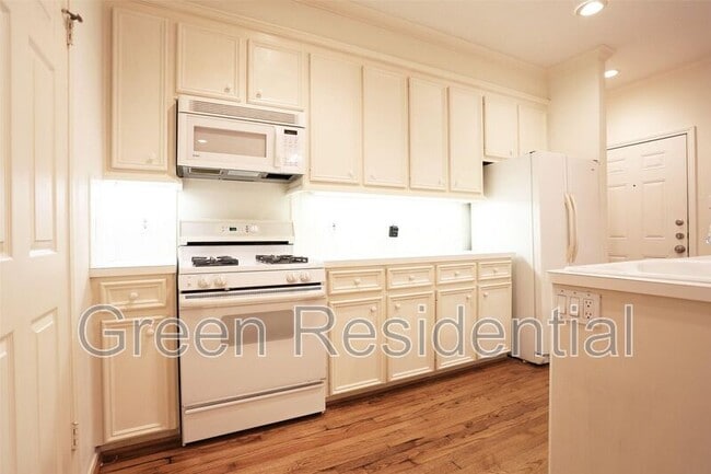 Foto del edificio - 1967 University Blvd