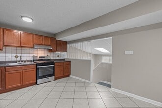 Building Photo - 10518 Gretna Cir