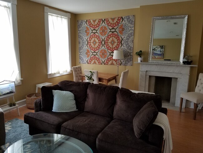 Building Photo - 1728 Bolton St