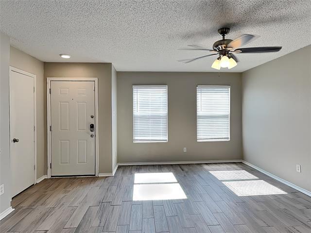 Foto del edificio - 360 Blairwood Dr