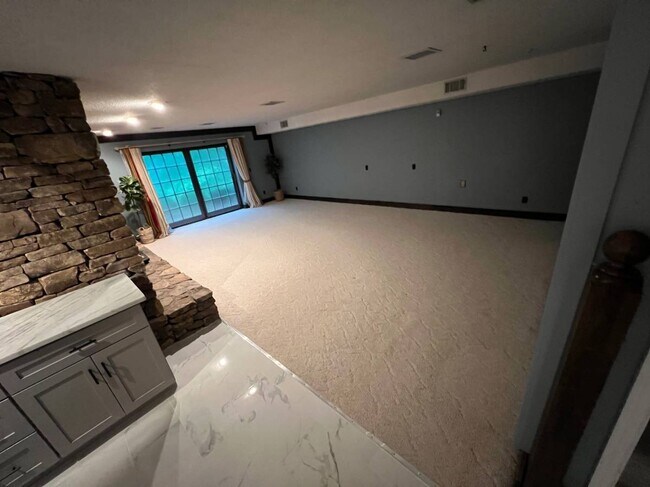 Building Photo - 1724 Colonial Shores Dr