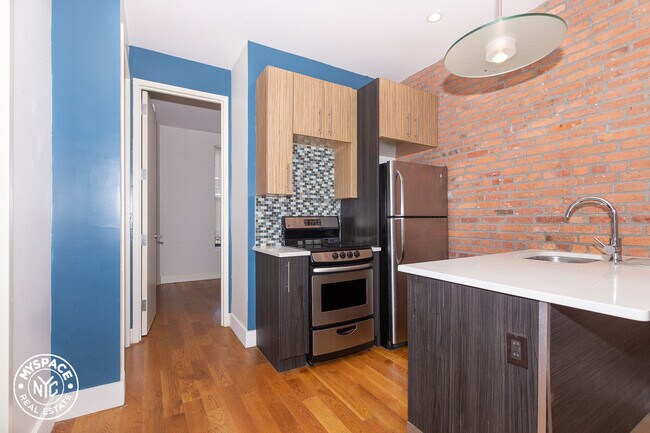Foto del edificio - 410 Gates Ave