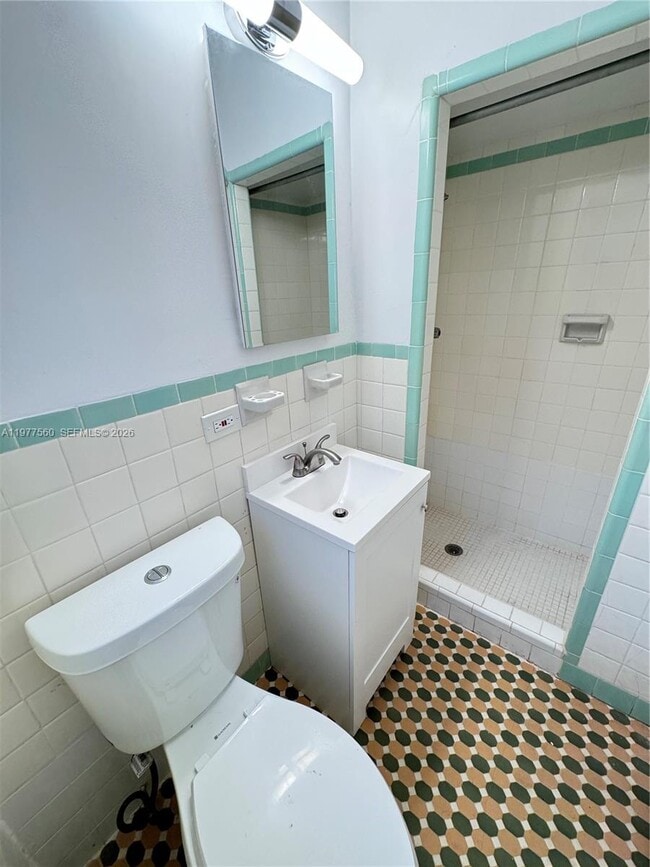 Building Photo - 2652 SW 23rd Ave